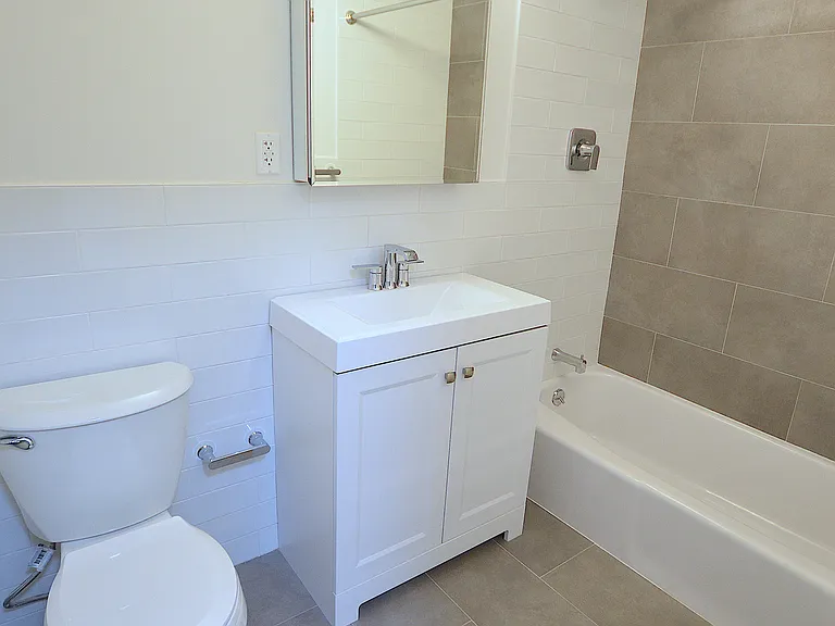 315 W 29th St #3B — Photo 5