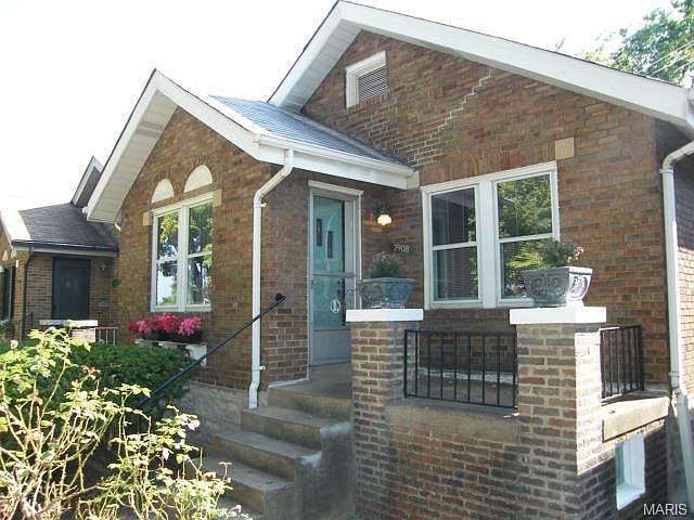 1st image of 3908 Burgen Ave