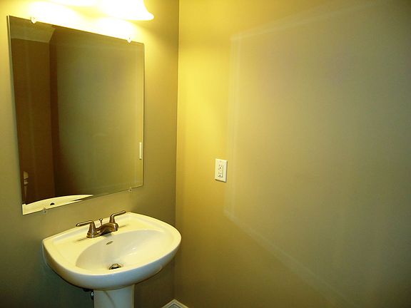 4th image of 1720 Mignonette Ln Unit A