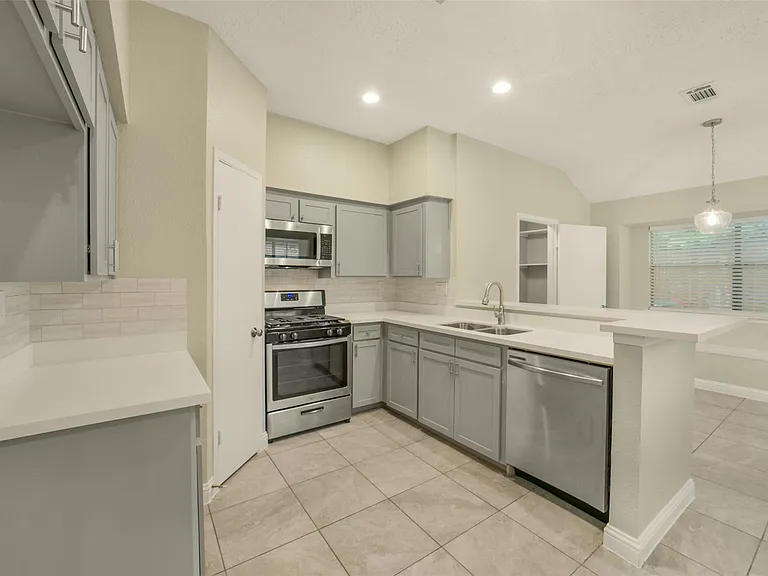 21211 Park Mount Dr — Photo 19