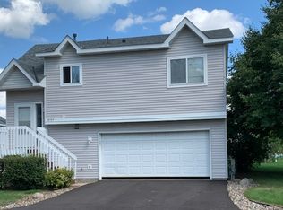 8705 Glasgow Ln, Saint Bonifacius, MN 55375