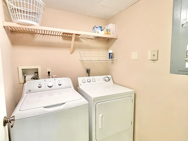 509 Roma Ct #107 — Photo 23