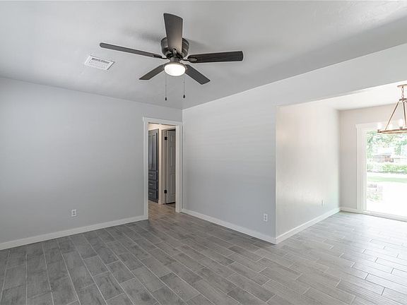 5th image of 1312 Hickory Ln