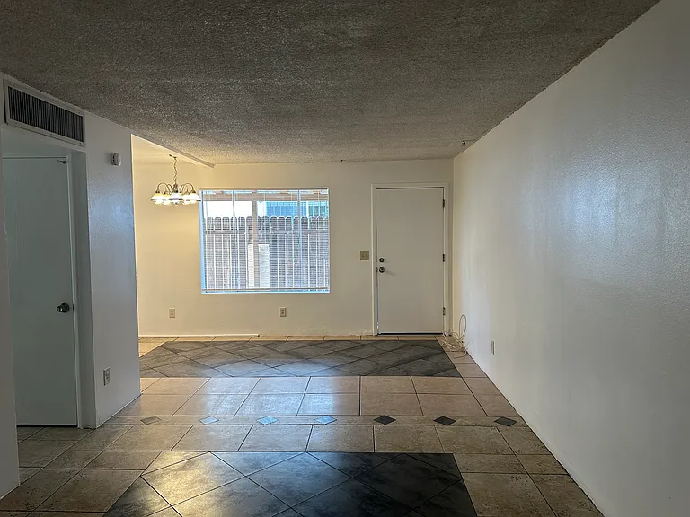 2159 S Winstel Ave #2159 — Photo 5