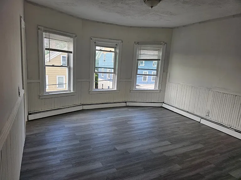 474 Weeden St #3 — Photo 1
