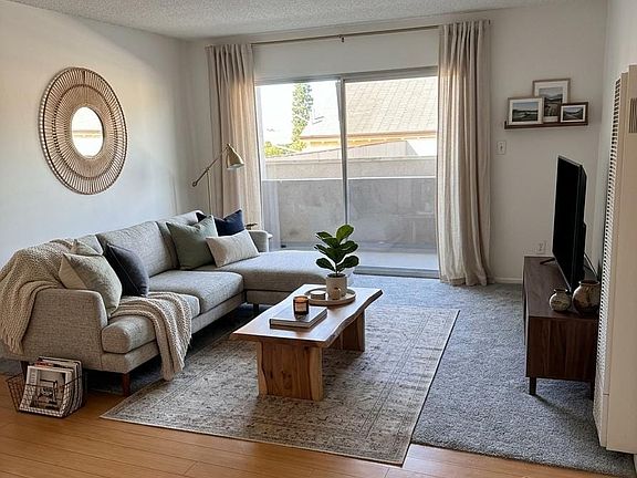 2nd image of 922 Centinela Ave APT 7
