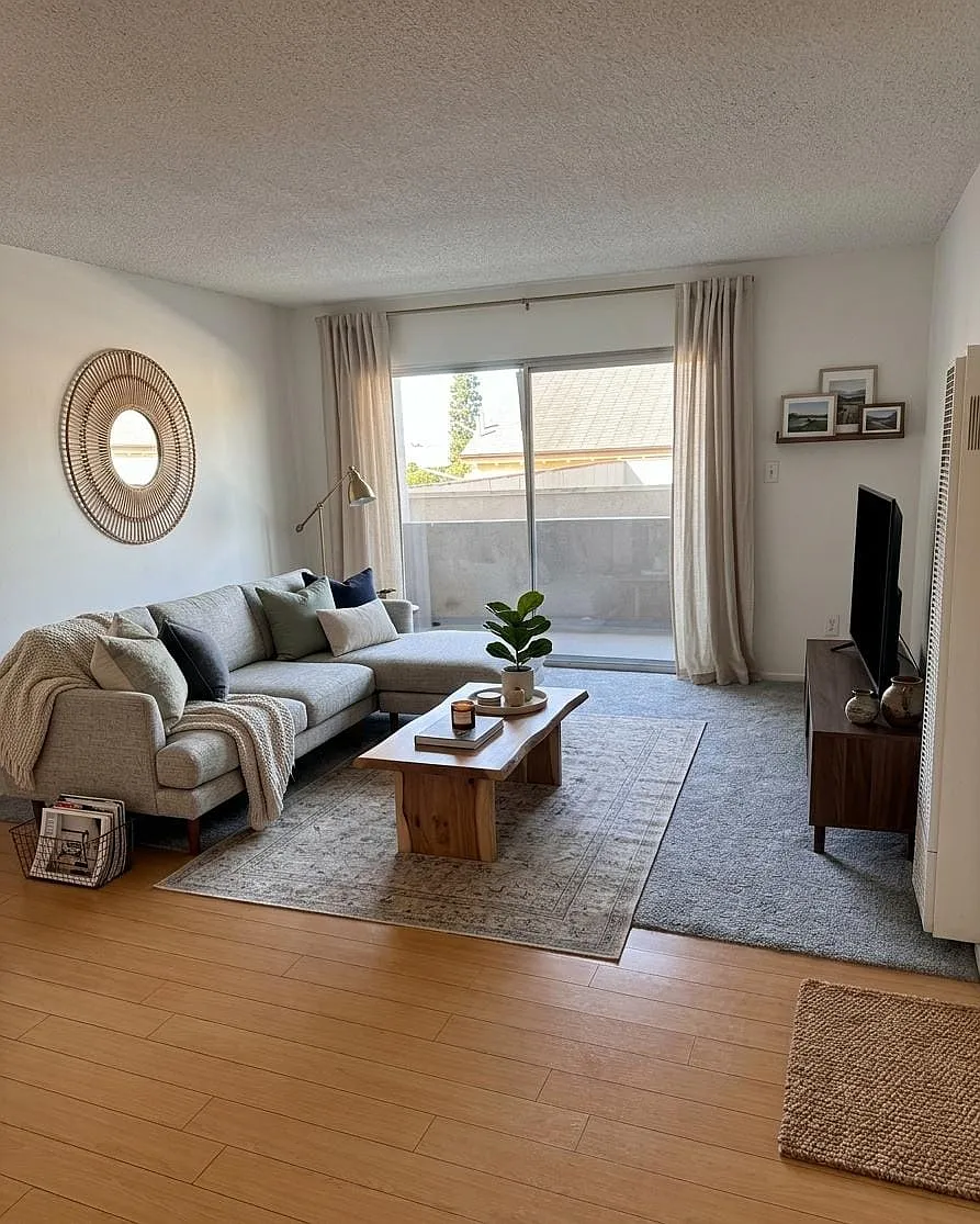 Building Photo - 922 Centinela Ave #7