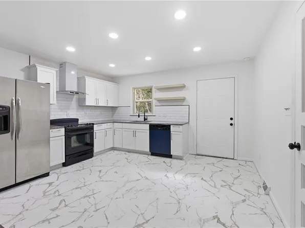 6224 Longwood Ave, Kansas City, KS 66104