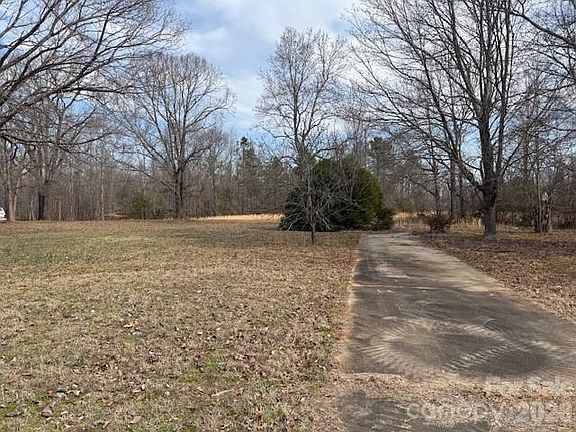 5th image of 2837 Blacksburg Rd