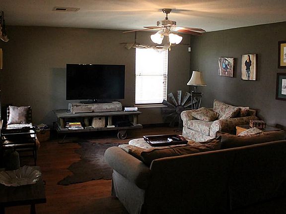 3rd image of 24912 Woodway Ct
