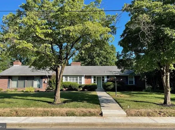 31 Chestnut Dr, Woodstown, NJ 08098