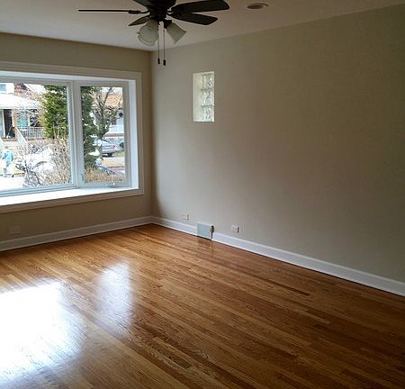 5th image of 4415 N Moody Ave