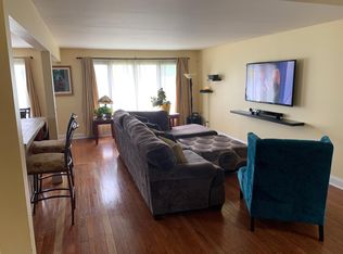 15322 Haney Rd, South Holland, IL 60473