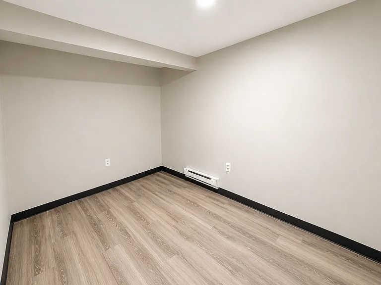 152 S Durand Pl #BASEMENT — Photo 6