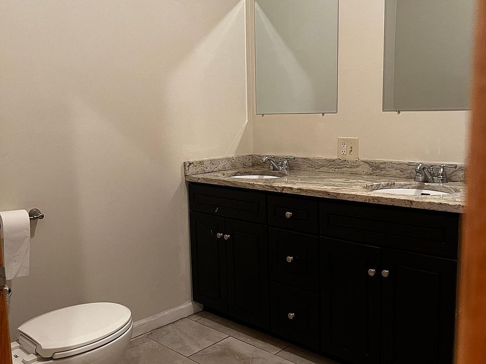 Double vanity with granite and new cabinets