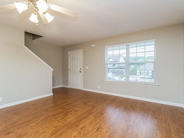 8856 Cressent Glen Ct — Photo 5