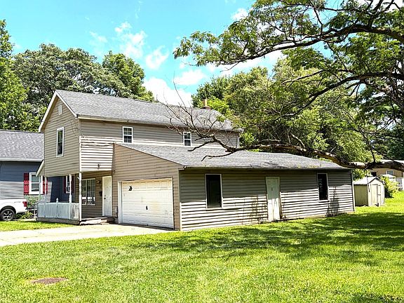 2nd image of 421 Buckner St