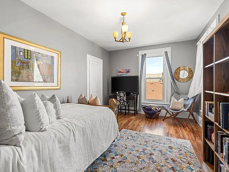 274 Crawford Ave — Photo 24