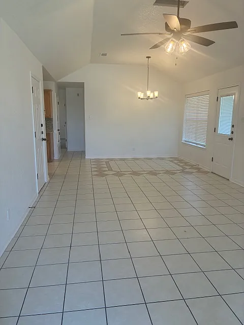 2 bed, 1218 sqft, $1,220 — Photo 3