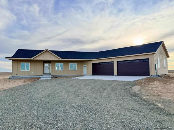 3639 Sky Train Ct, Cheyenne, WY 82009