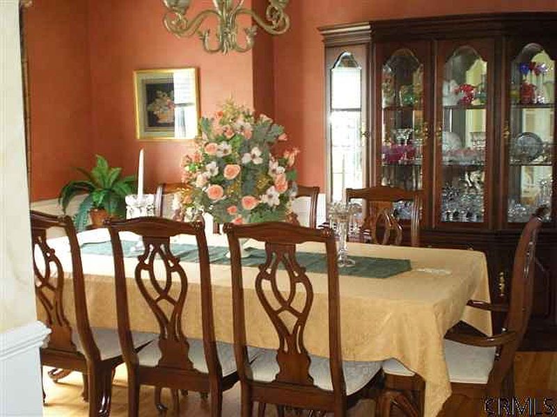 4th image of 4 BLOSSOM HILL Court