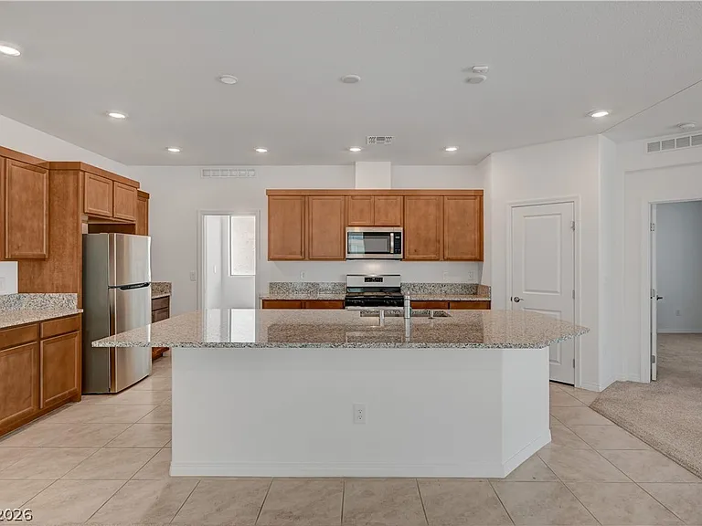 630 Great River Ave — Photo 14