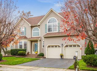 30 Winding Brook Dr, Matawan, NJ 07747