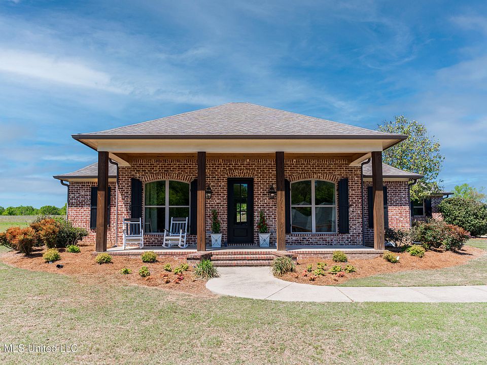 1st image of 321 Northaven Dr