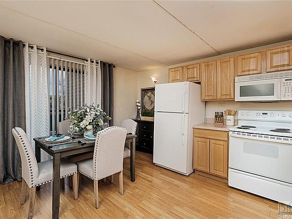 3rd image of 300 N 25th St Unit Penthouse 3-4