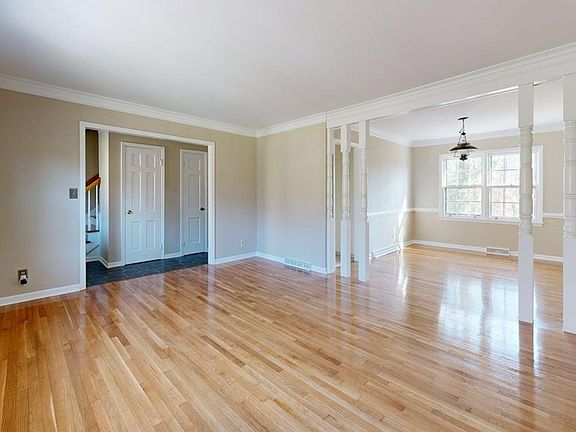 5th image of 133 Briarcliff Ln