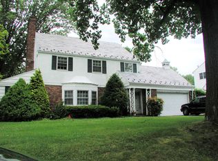 21 Deerfield Rd, Port Washington, NY 11050