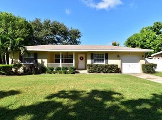 415 10th St NW, Largo, FL 33770