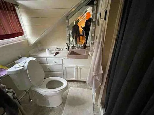 Upstairs Bath