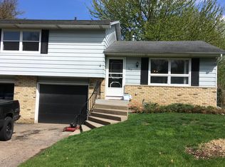 208 Kensington Ln, Waunakee, WI 53597