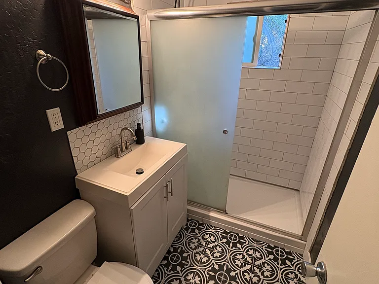 6724 Western Ave — Photo 6