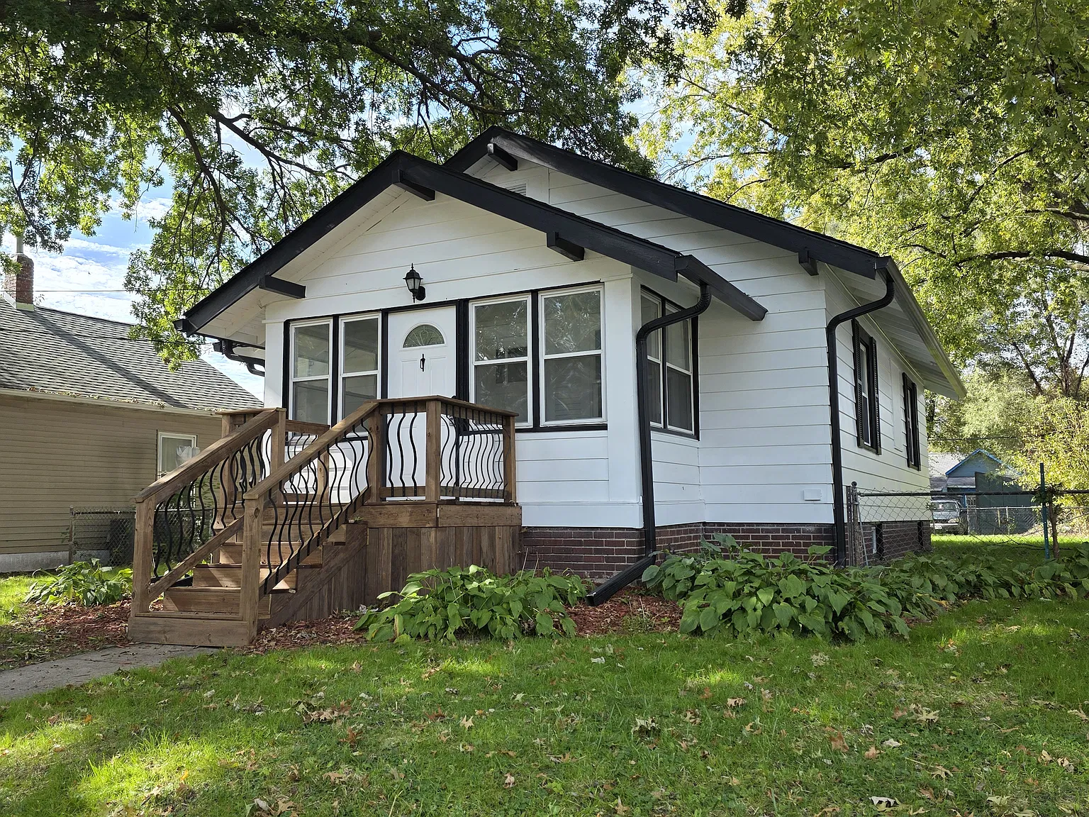 2 bed, 864 sqft, $1,600 — Photo 2