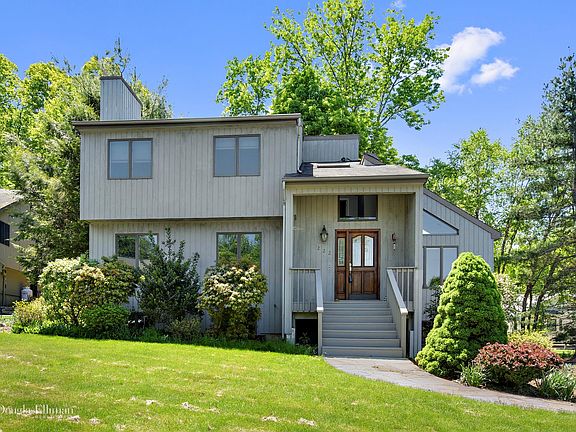 2nd image of 222 Briarwood Dr