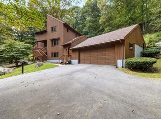 35 S Dish Mill Rd, Higganum, CT 06441