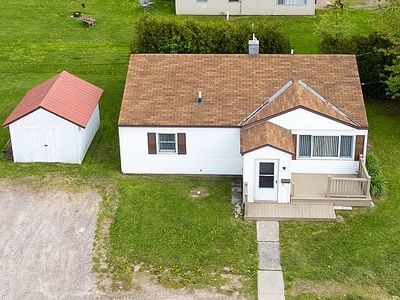 1912 Davitt St, Sault Sainte Marie, MI, 49783