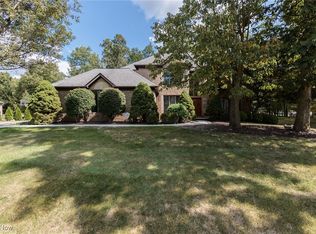 19253 Ridgeline Ct, Strongsville, OH 44136