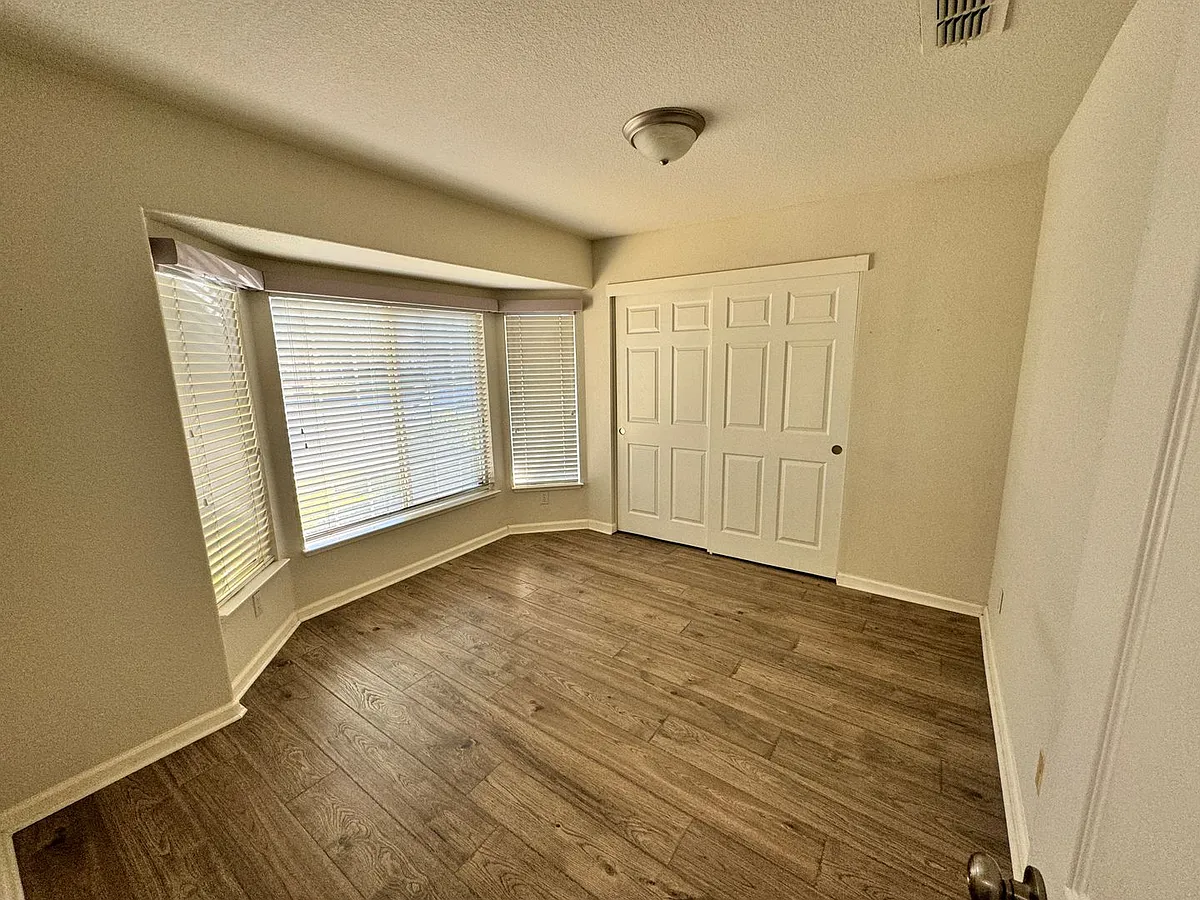 Building Photo - 204 Sapphire Ct