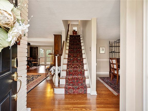 3rd image of 1620 Upper Saint Clair Dr