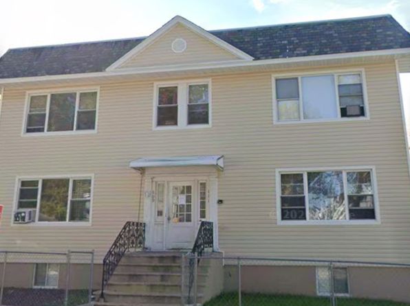 109 Lewis St #4
