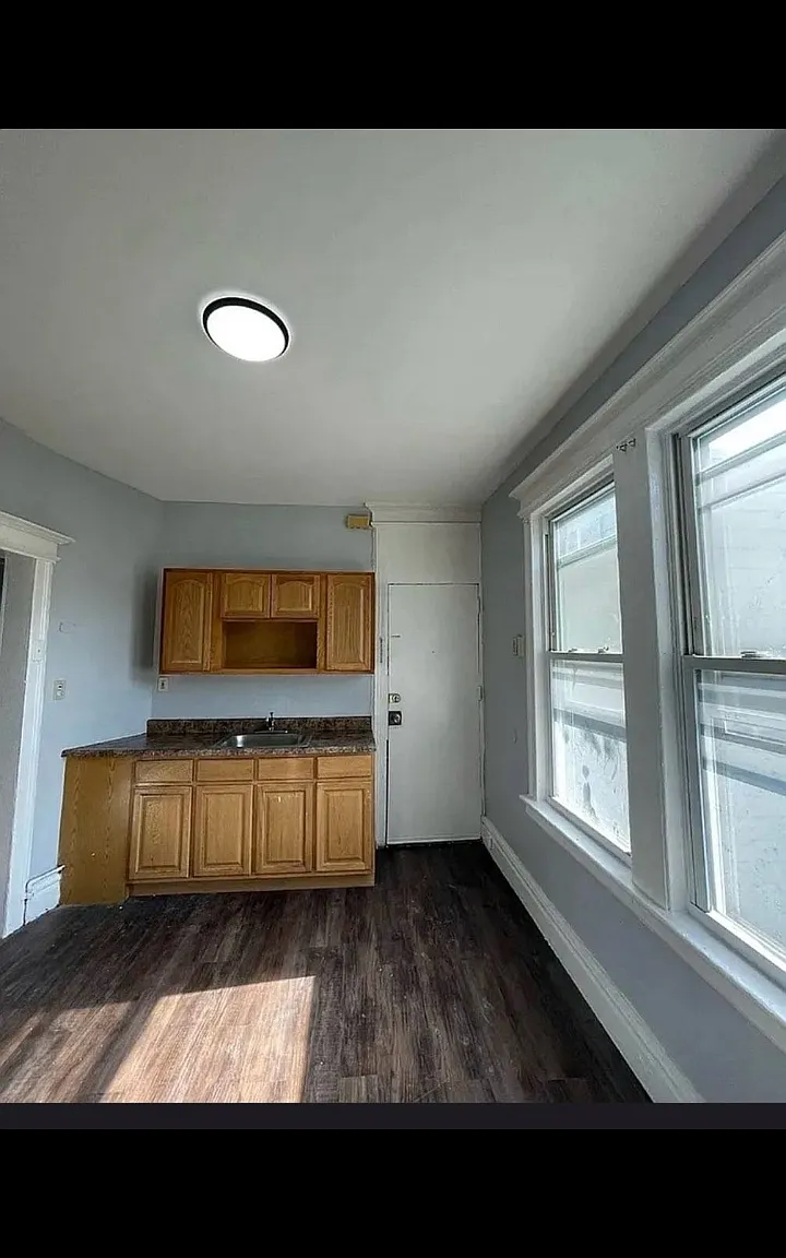 3 bed, $1,850 — Photo 1