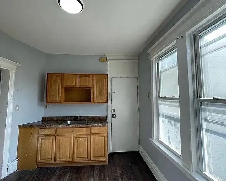 21 Vail St #R3 — Photo 1