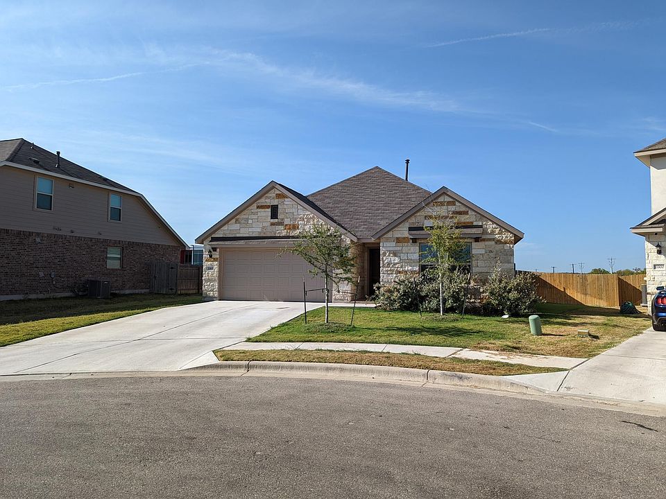 Nice home, great fenced in yard. Come take a look!