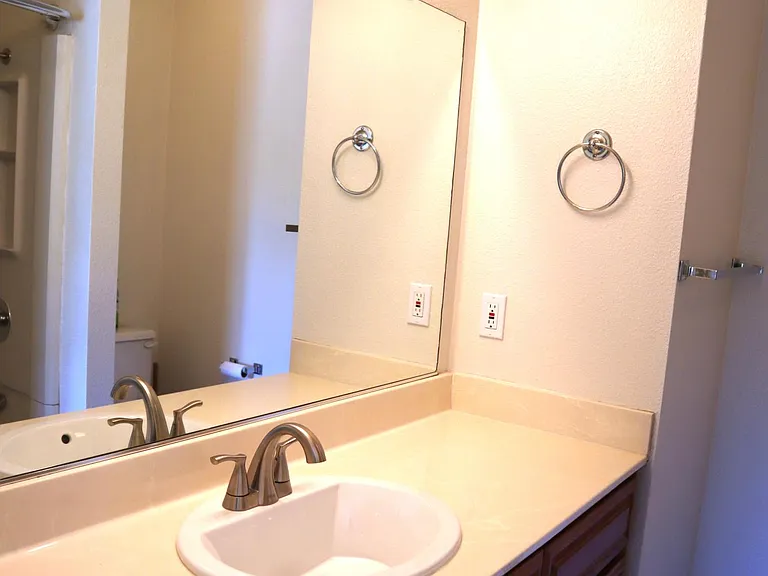 Junior suite bathroom