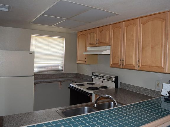 3rd image of 3194 Sea World Ct