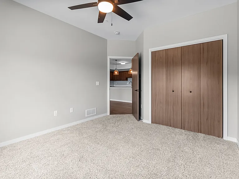 Madison Ave Condos — Photo 20