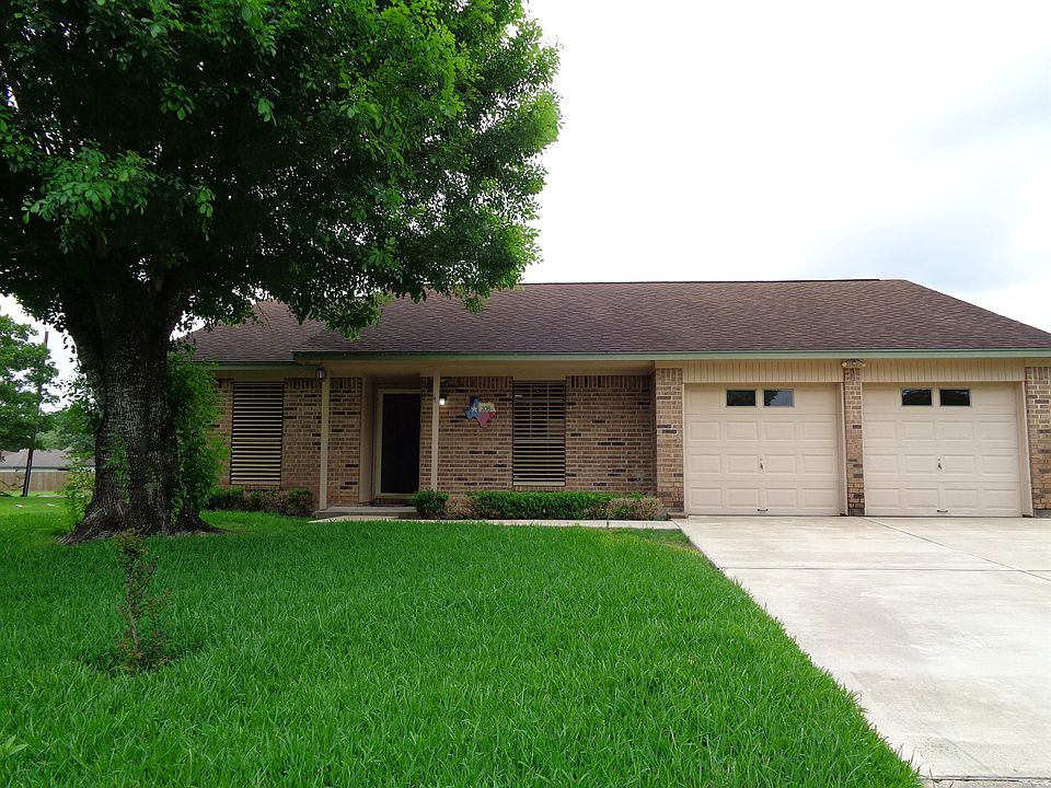 1st image of 208 Crepe Myrtle St